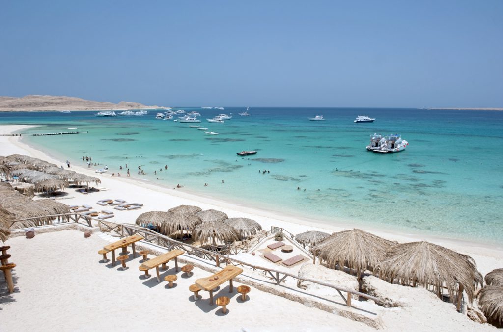 egypte strand zee tentjes