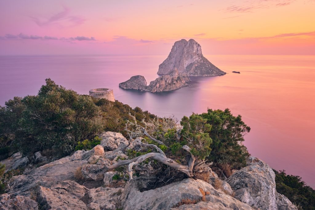 Ibiza zonsondergang rotsen zee