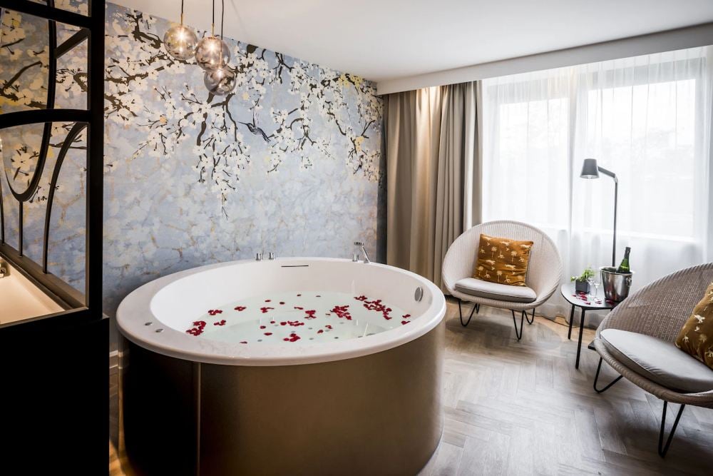 hotel met jacuzzi op kamer maastricht